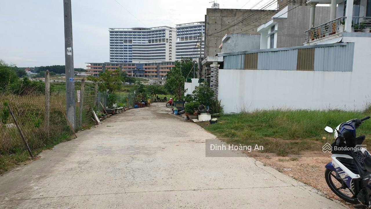 Bán Liền Đất Gần UBND Cà Mau, Đ. Đinh Tiên Hoàng, P1, Cà Mau, 135m2/550tr, Sổ Riêng, Full Thổ Cư