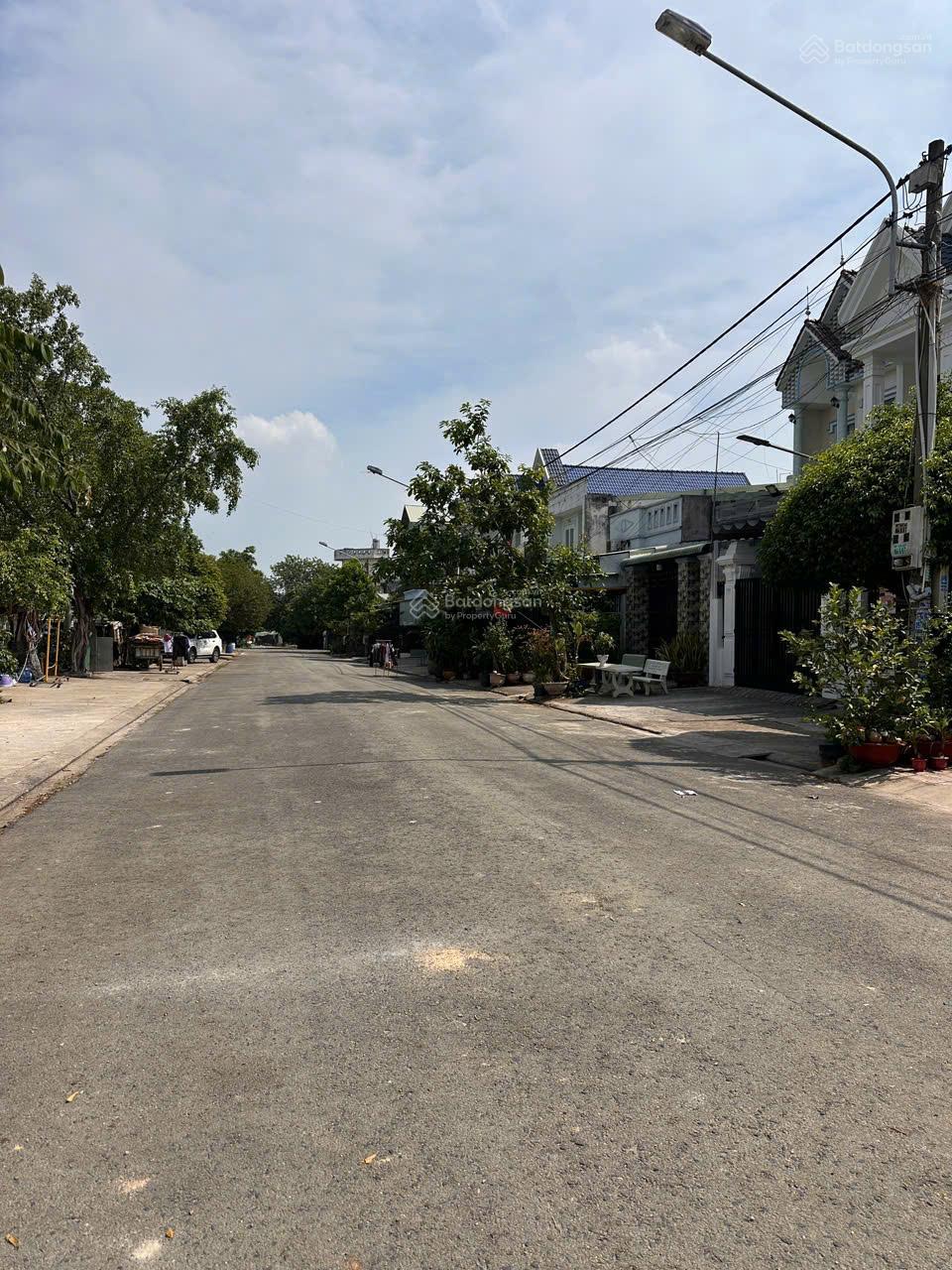BÁN ĐẤT GẦN CHỢ VỊ HẢO, ĐƯỜNG VÕ THỊ SÁU 200M P.THÁI HÒA, TP.TÂN UYÊN giá 2TY350