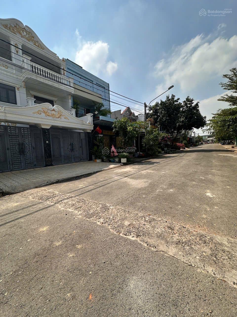 BÁN ĐẤT GẦN CHỢ VỊ HẢO, ĐƯỜNG VÕ THỊ SÁU 200M P.THÁI HÒA, TP.TÂN UYÊN giá 2TY350