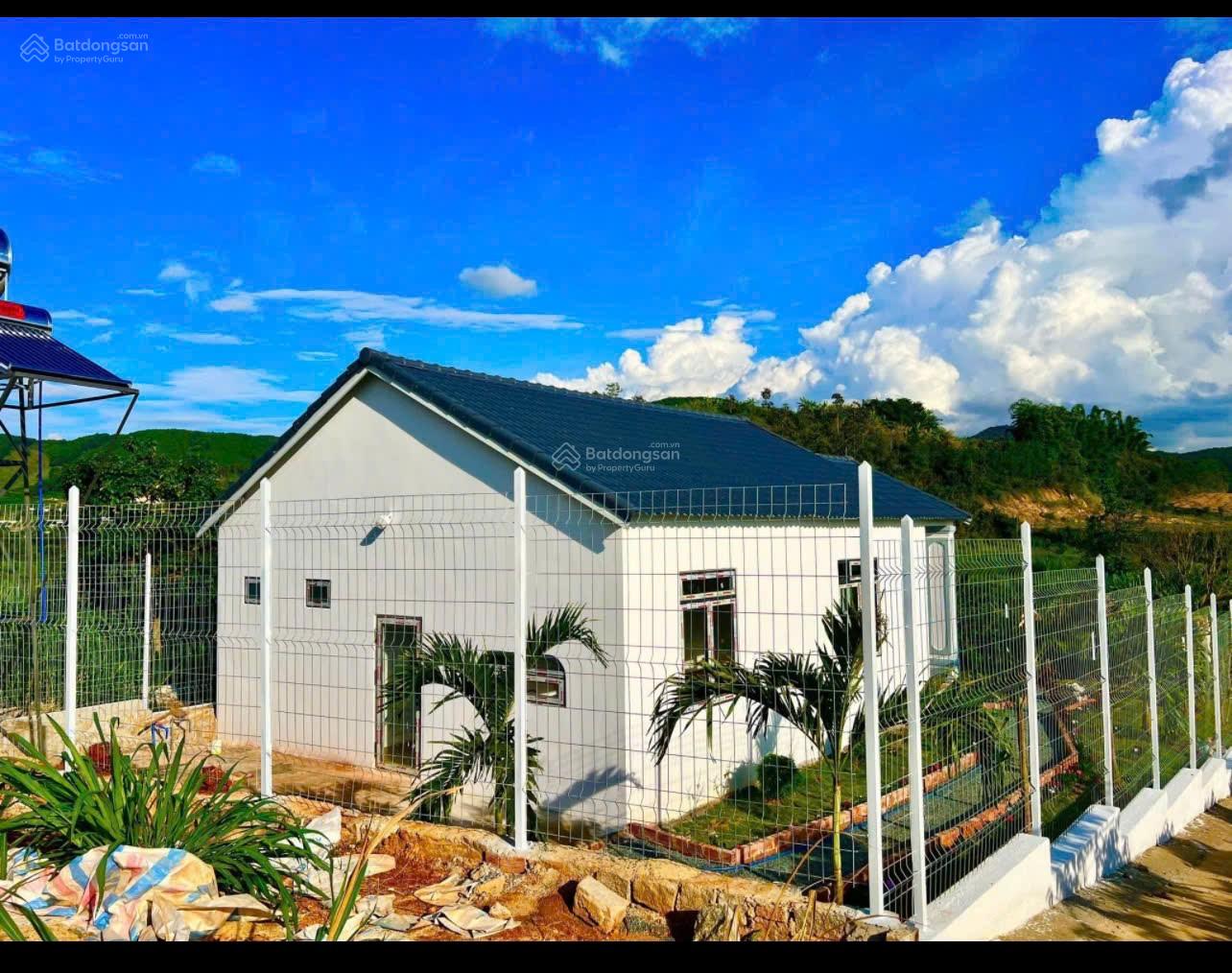 Căn nhà vườn 2 mặt tiền view đồi thông ven Đà Lạt