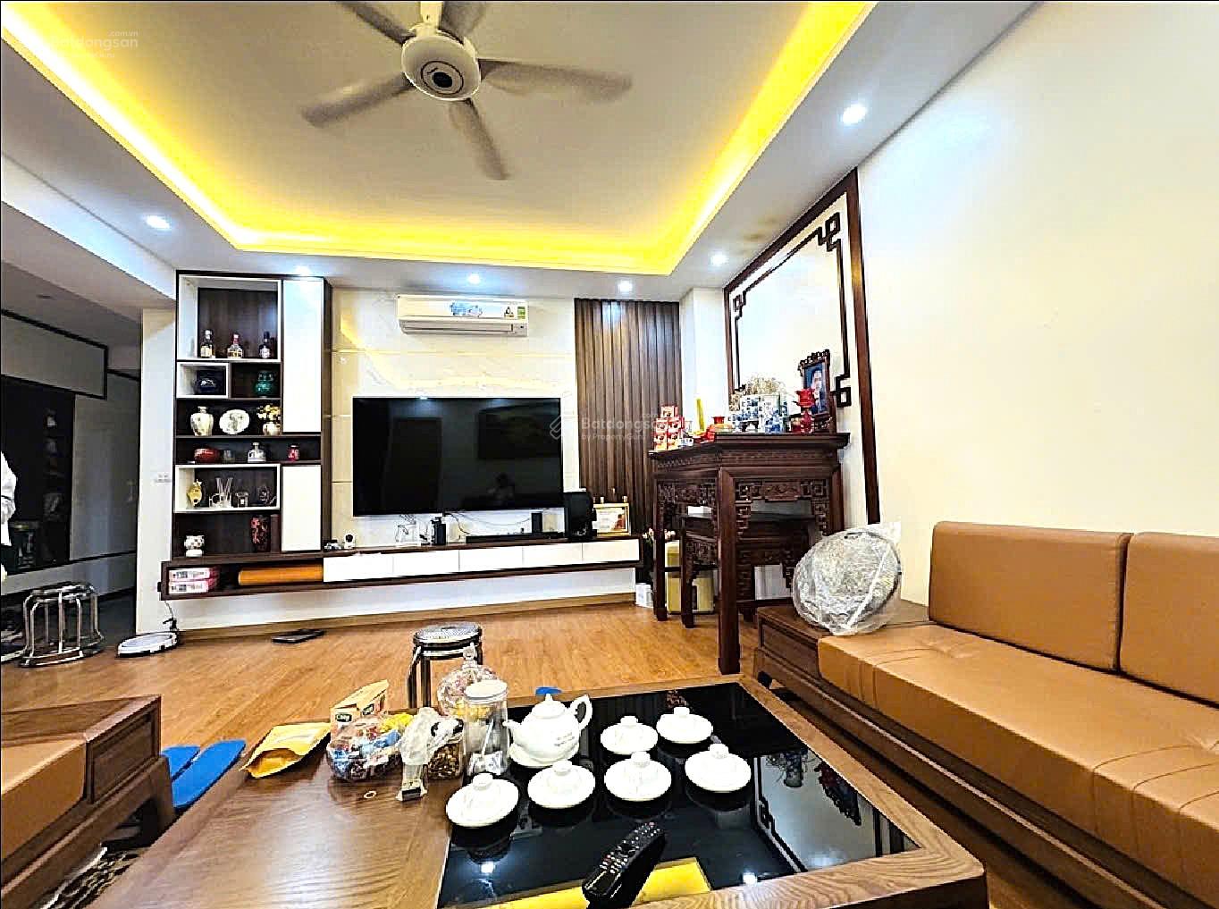 Bán căn hộ C.C Lưu Hữu Phước 122m x 3PN, gần Vin Hàm Nghi, tặng nội thất , ở ngay ,chỉ 6,95 tỷ