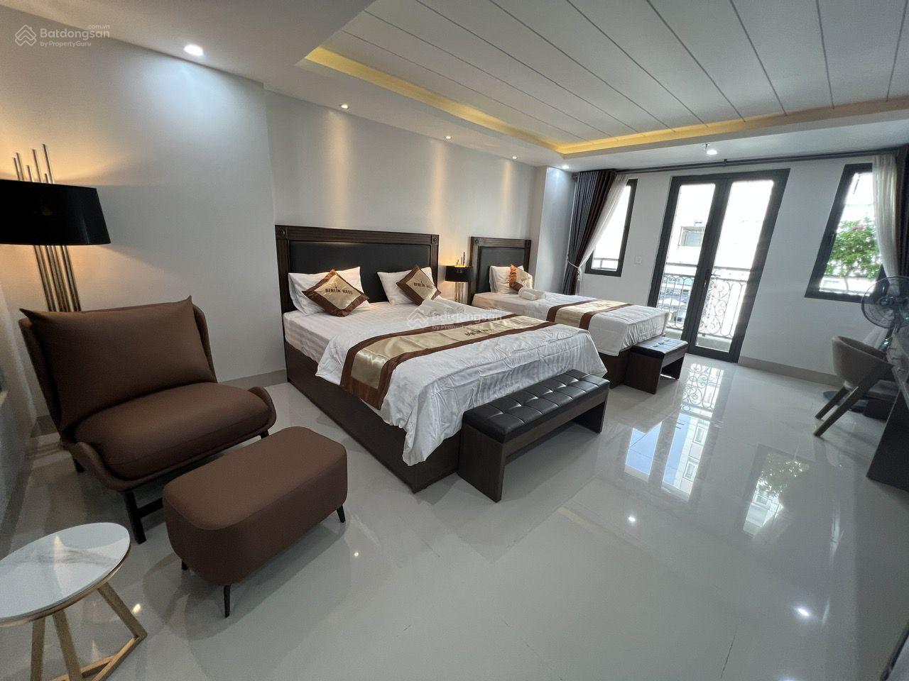 Khách sạn chỉ vài bước chân ra biển, giá khai trương 350.000, phòng đẹp, gần khu phố tây, chợ đêm Khách sạn chỉ vài bước chân ra biển, giá khai trương 350.000, phòng đẹp, gần khu phố tây, chợ đêm