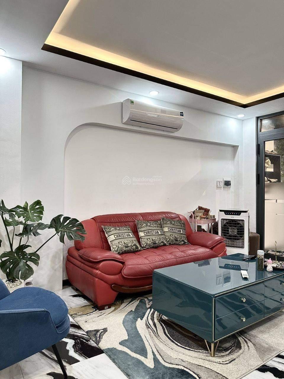 Chính chủ bán nhà Trương Quốc Dung, Phú Nhuận giá 3tỷ290. DT 71m2 - nhà 3 tầng. Sổ chính chủ. HXH