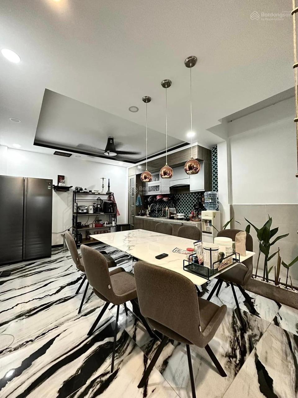 Chính chủ bán nhà Trương Quốc Dung, Phú Nhuận giá 3tỷ290. DT 71m2 - nhà 3 tầng. Sổ chính chủ. HXH