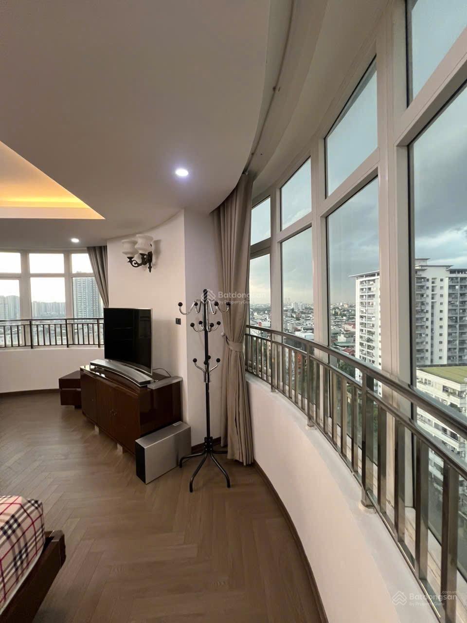 Bán căn hộ chung cư MD Complex Mỹ Đình, (GIÁ THẬT) 10,5 tỷ. Căn góc 168m, thiết kế 3PN-2w. Sẵn sổ