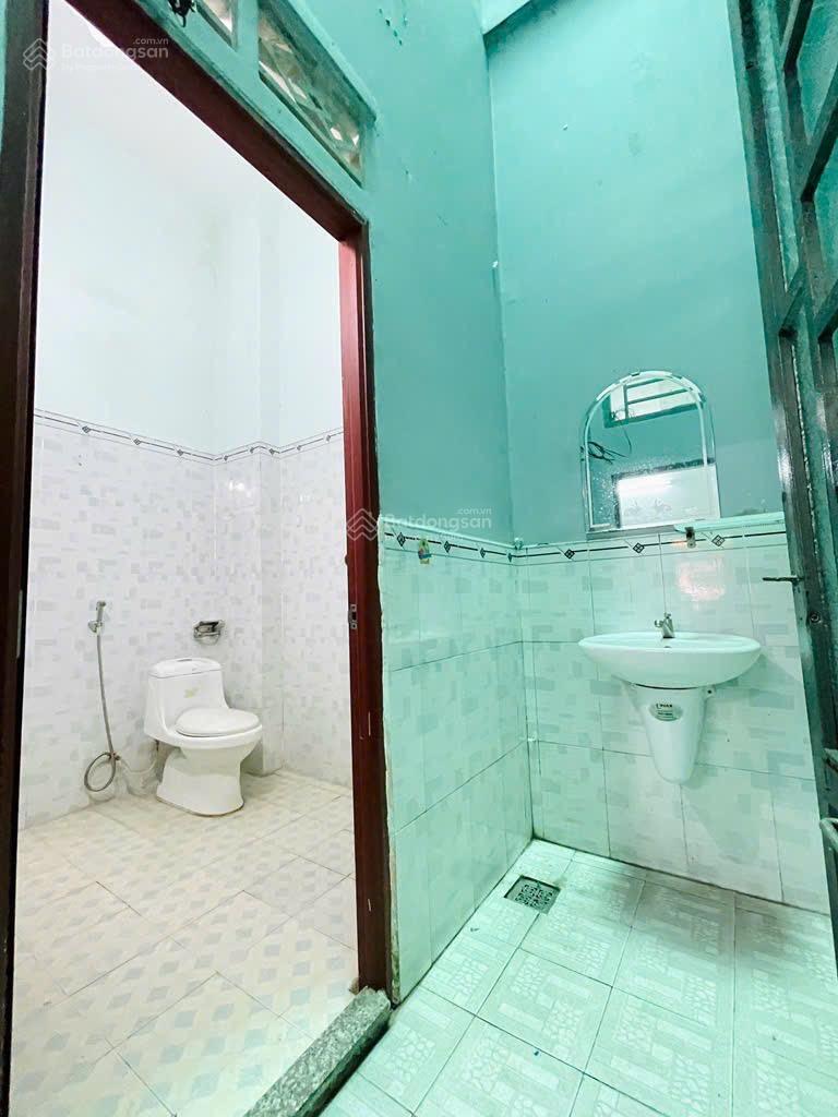 Nhà 3 tầng Mặt Tiền đường HIỆP THÀNH 18,DT 80m2 (3,5mx24m) đường 12m 5,8tỷ.