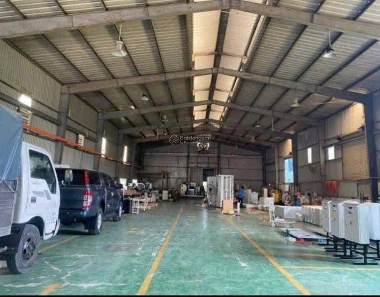 Cho thuê 2000m2 kho xưởng Bùi Công Trừng