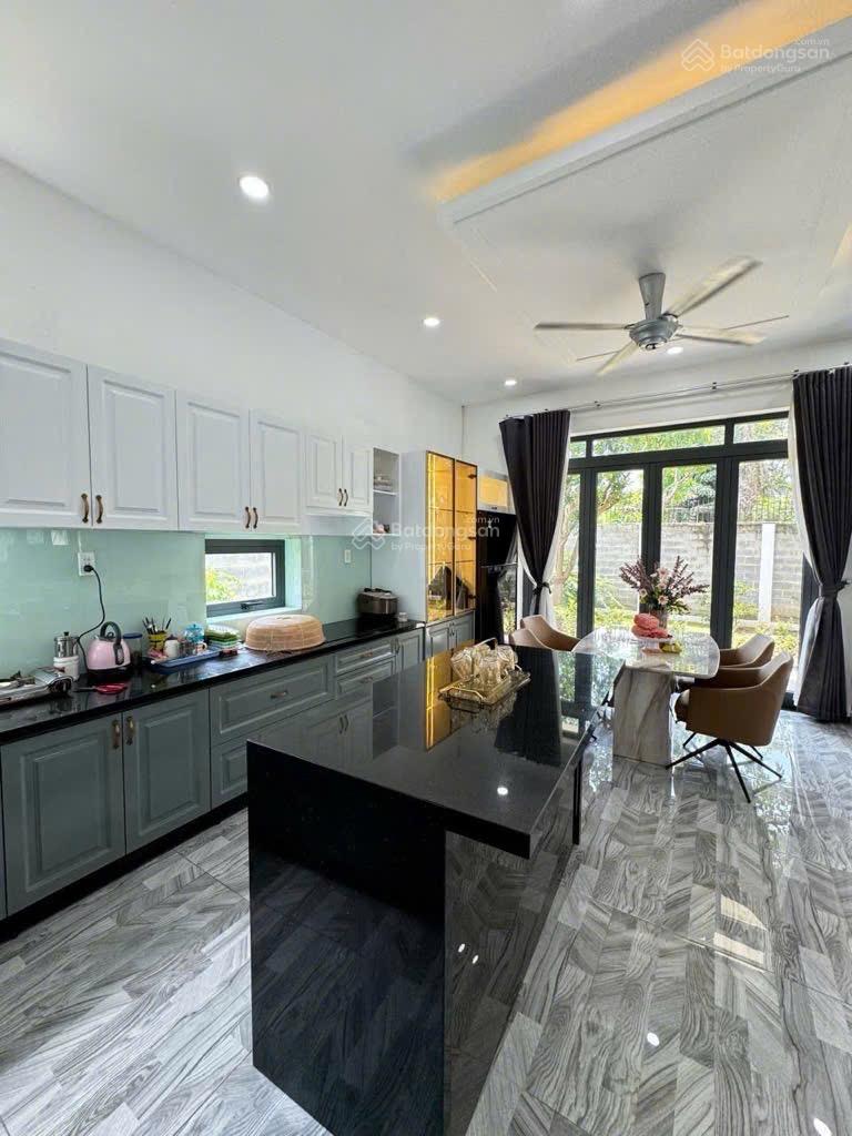 Biệt Thự. đường Bùi Công Trừng,xã Nhị Bình,Hóc Môn.dt 875m2 (35.5x24.5) đường 10m 24tỷ r Biệt Thự. đường Bùi Công Trừng,xã Nhị Bình,Hóc Môn.dt 875m2 (35.5x24.5) đường 10m 24tỷ r
