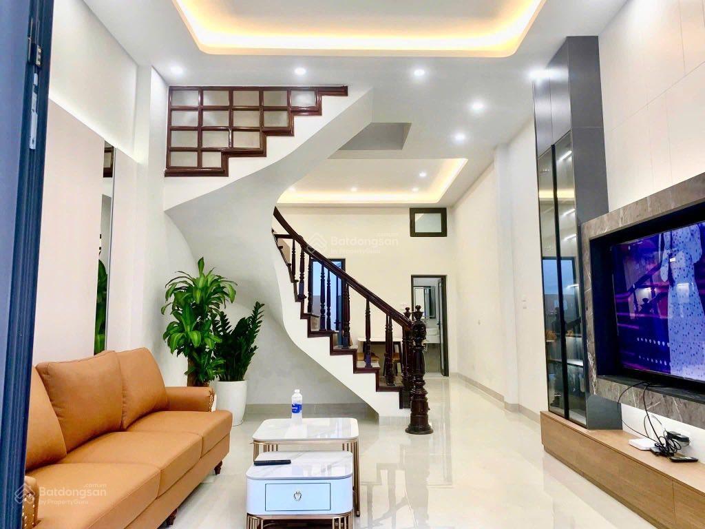 MÓT BÁN GIẢM SÂU 1,8 TỶ!! 51,8m2 - 11,8 TỶ - 5 TẦNG XUÂN THỦY, NGÕ THÔNG OTO - TIỆN ÍCH NGẬP TRÀN.