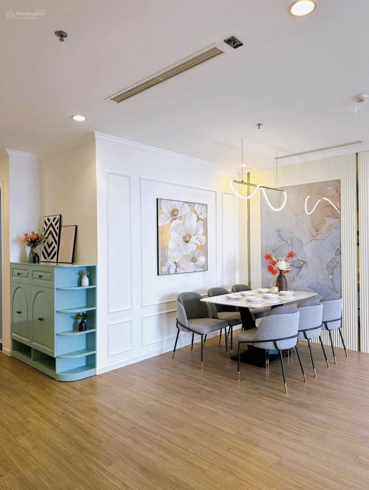 Bán TẬP THỂ Ngọc Khánh- TRUNG TÂM BA ĐÌNH, OTO đỗ chân toà, nhà đẹp, 2 ngủ, thoáng sáng Bán TẬP THỂ Ngọc Khánh- TRUNG TÂM BA ĐÌNH, OTO đỗ chân toà, nhà đẹp, 2 ngủ, thoáng sáng