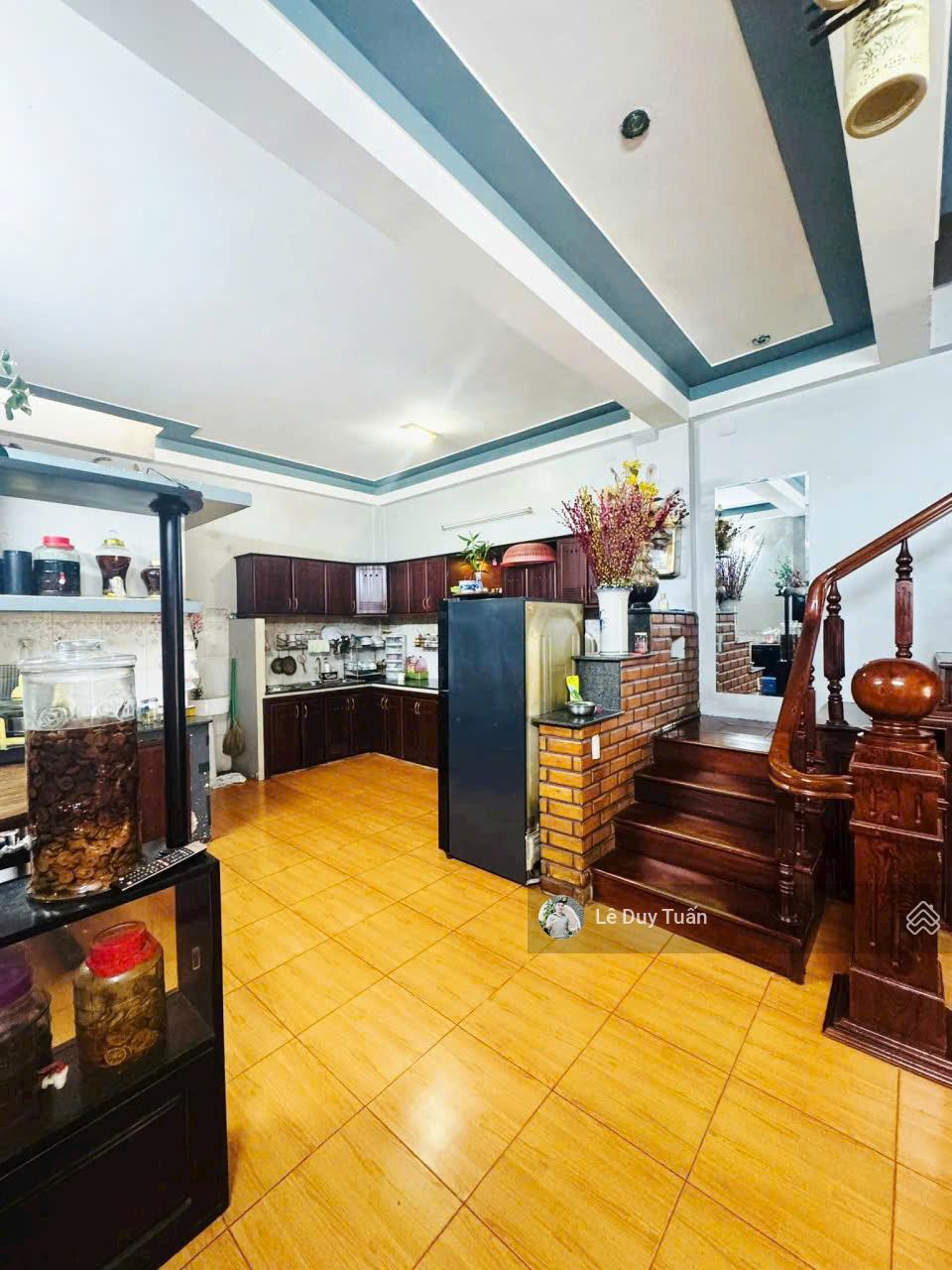 Nhà 2,5 tầng Mặt Tiền DT 80m2 (5m x 16m) Giá Êm Chỉ 5tỷ0x gần Chợ Đầm Phường Quy Nhơn Gia Lai
