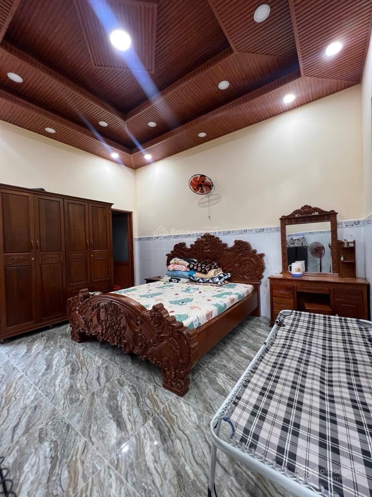 Bán NR tại Võ Văn Hát, 7,6 tỷ, 130m2, 3PN, 2WC, pháp lý đầy đủ, Quận 9, HCM