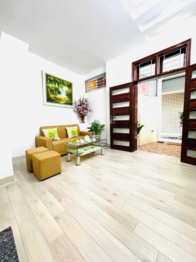 GIÁ CHỐT BẤT NGỜ-TRƯƠNG ĐỊNH-GẦN HAI BÀ TRƯNG-45M2, 5 PHÒNG NGỦ-LÔ GÓC- 15M RA MẶT PHỐ Ô TÔ TRÁNH
