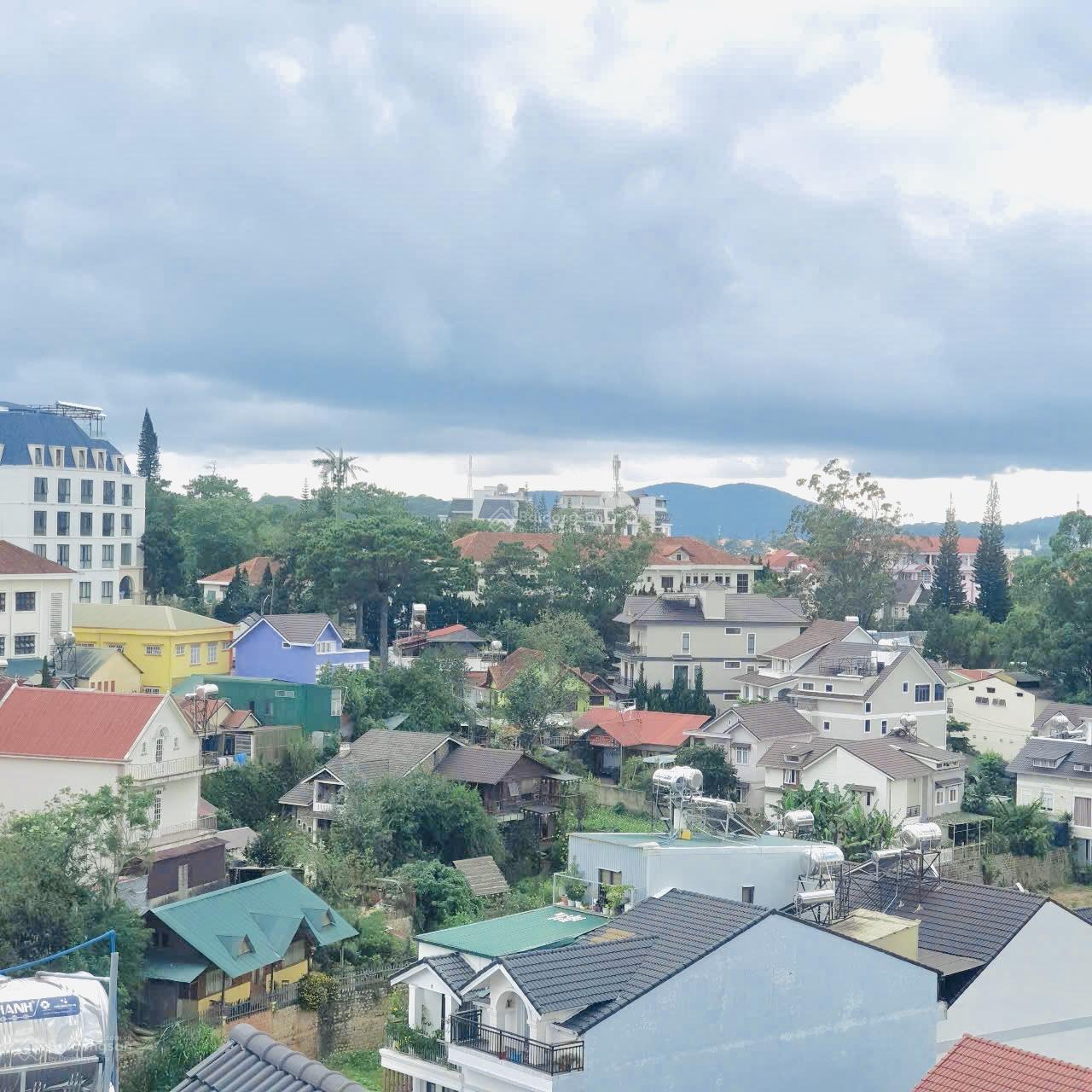 BÁN NHÀ ĐẤT HIẾM- SIÊU PHẨM 3 MẶT TIỀN ĐƯỜNG HÀN THUYÊN  ĐÀ LẠT