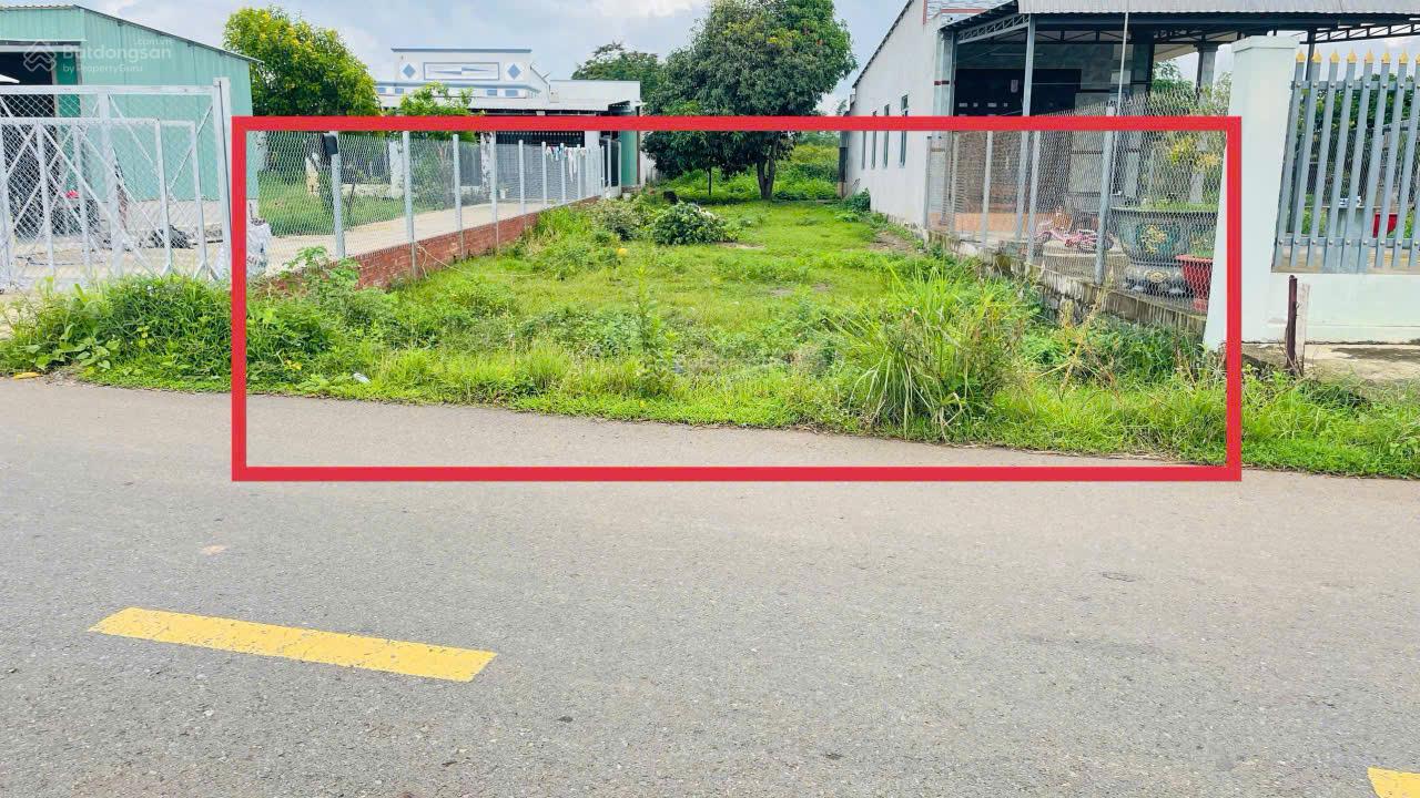 Bán đất đường Phạm Hùng - TT Đất Đỏ,BRVT , vị trí đẹp dân cư đông phù hợp đầu tư kinh doanh xây trọ