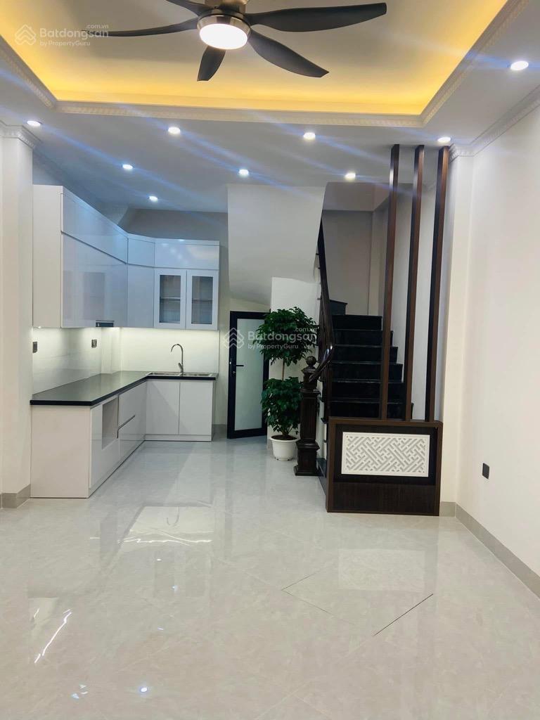 Bán nhà Yên Hòa 36m2, 5 tầng, MT 3.8m, giá 7,6 tỷ, sổ đỏ, ngõ rộng gần phố.