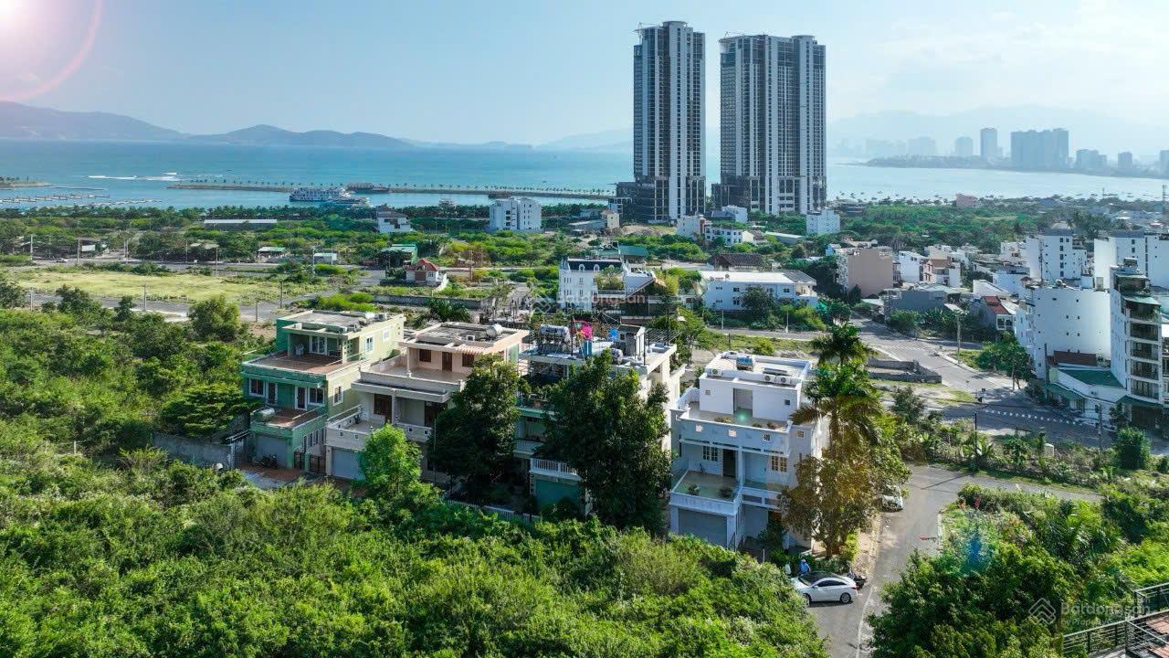 Biệt thự đồi view biển siêu hiếm tại Nha Trang giá chỉ 65tr/m2