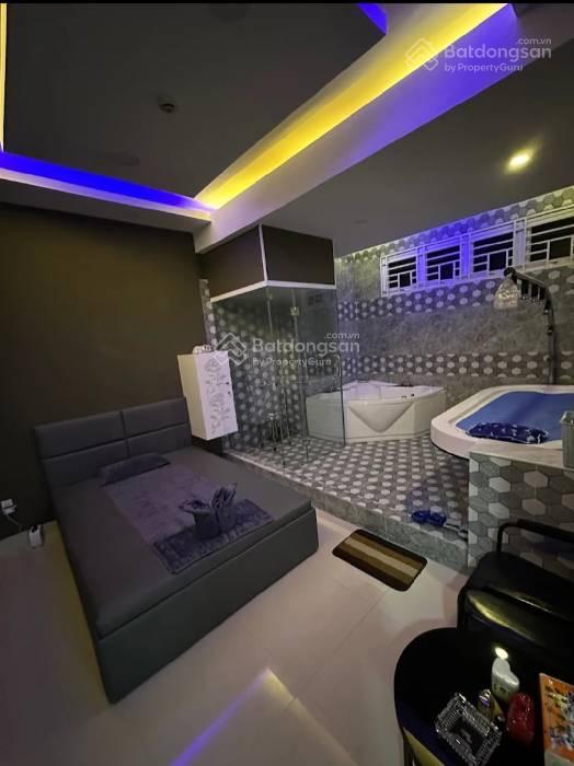 BÁN BIỆT THỰ VIP KDC TRUNG SƠN - MẶT TIỀN ĐƯỜNG 12M, SÁT QUẬN 7 - DT 200M, 3 TẦNG. NHỈNH 35 TỶ. TL