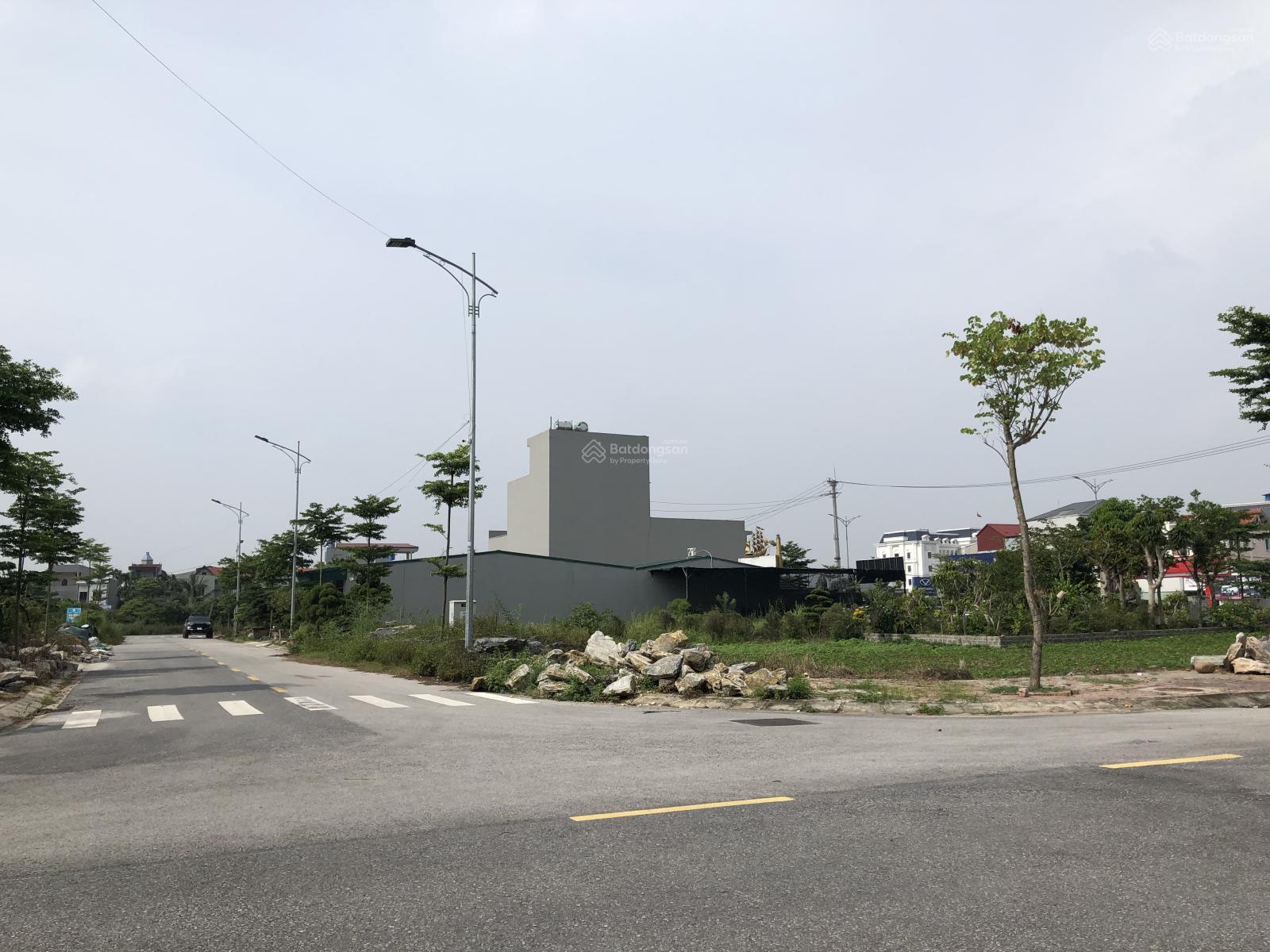 Đất đấu giá khu Toyota, đường nội khu, view thoáng, đông dân cư, DT 90m2, giá 4,5 tỷ.