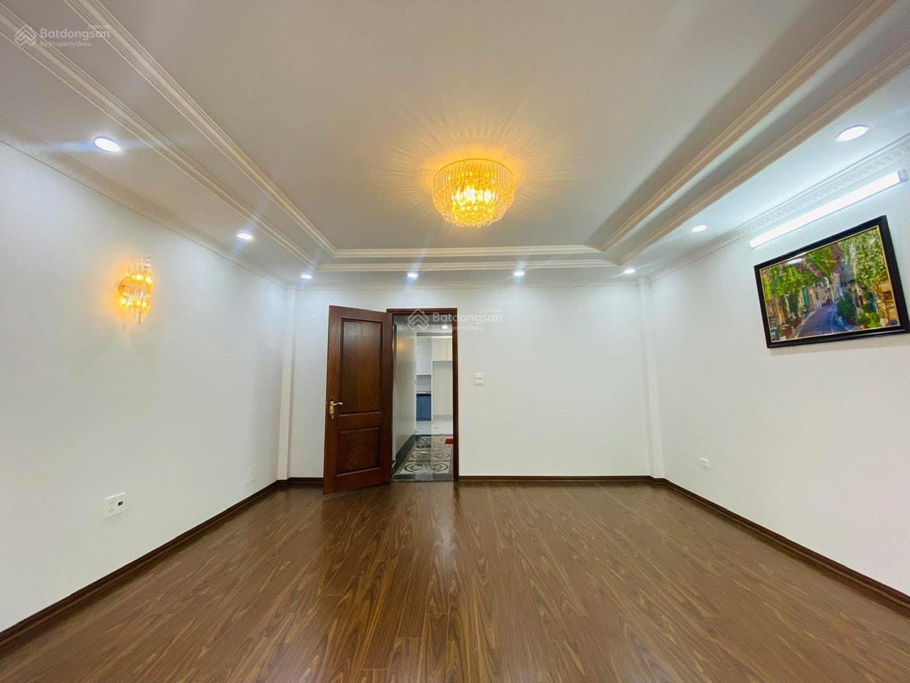 Bán nhà ngõ 389 Hoàng Quốc Việt, Cầu Giấy, 76m2, nhà mới, thang máy, ô tô, phân lô, 23 tỷ