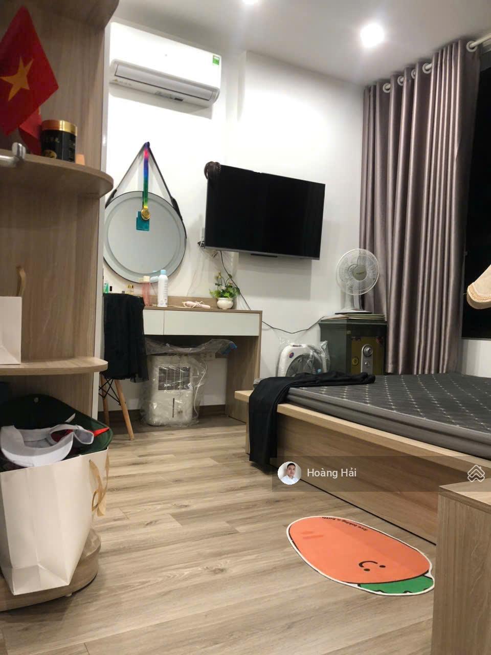Bán CHCC Valencia Việt Hưng DT 61m2 2 phòng ngủ ban công Đông Nam thoáng mát cực hiếm