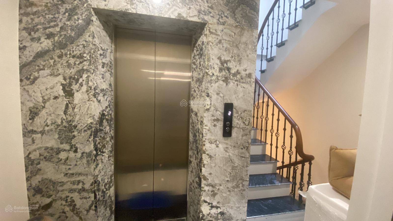 Bán nhà riêng ngõ 106 Hoàng Quốc Việt, Cầu Giấy, 68m2 thang máy, 6 tầng, ô tô, full nội thất, 24 tỷ