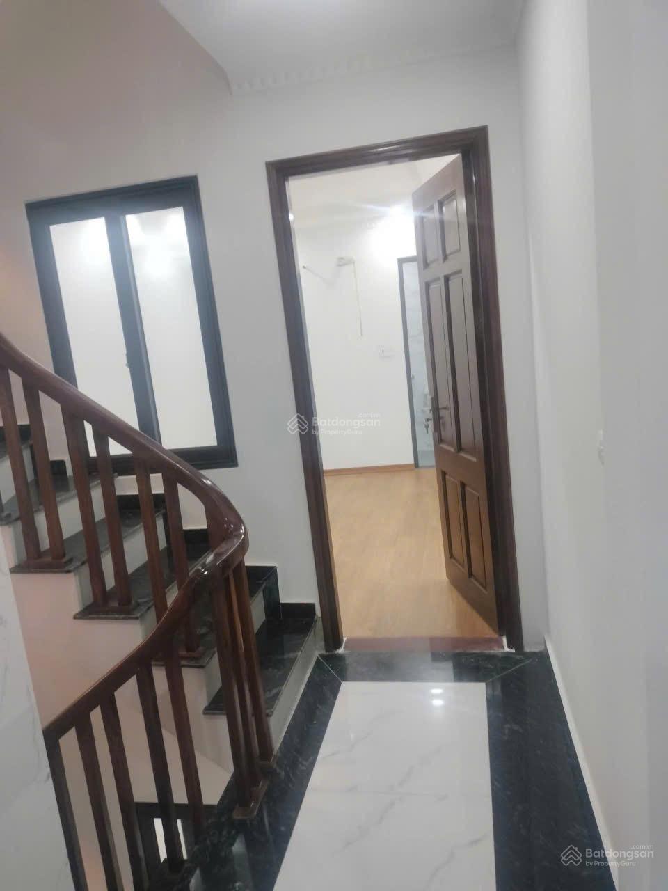Bán Nhà ngõ 298 Ngọc Hồi,Tam Hiệp,Thanh Trì,57m2,6 tầng thang máy,ngõ thông,ga ra ô tô 7 chỗ.