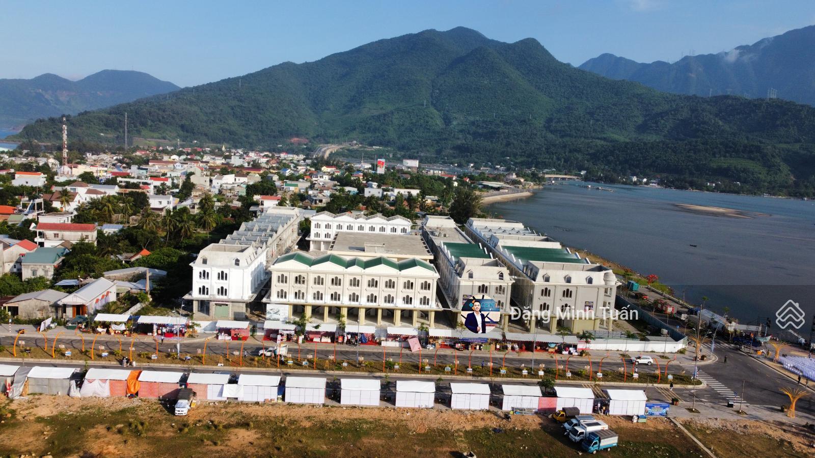 Bán thửa đất ngay lõi của phố đi bộ - Đối diện với chợ Lăng Cô - Gần đầm Lập An - Mặt tiền 10m