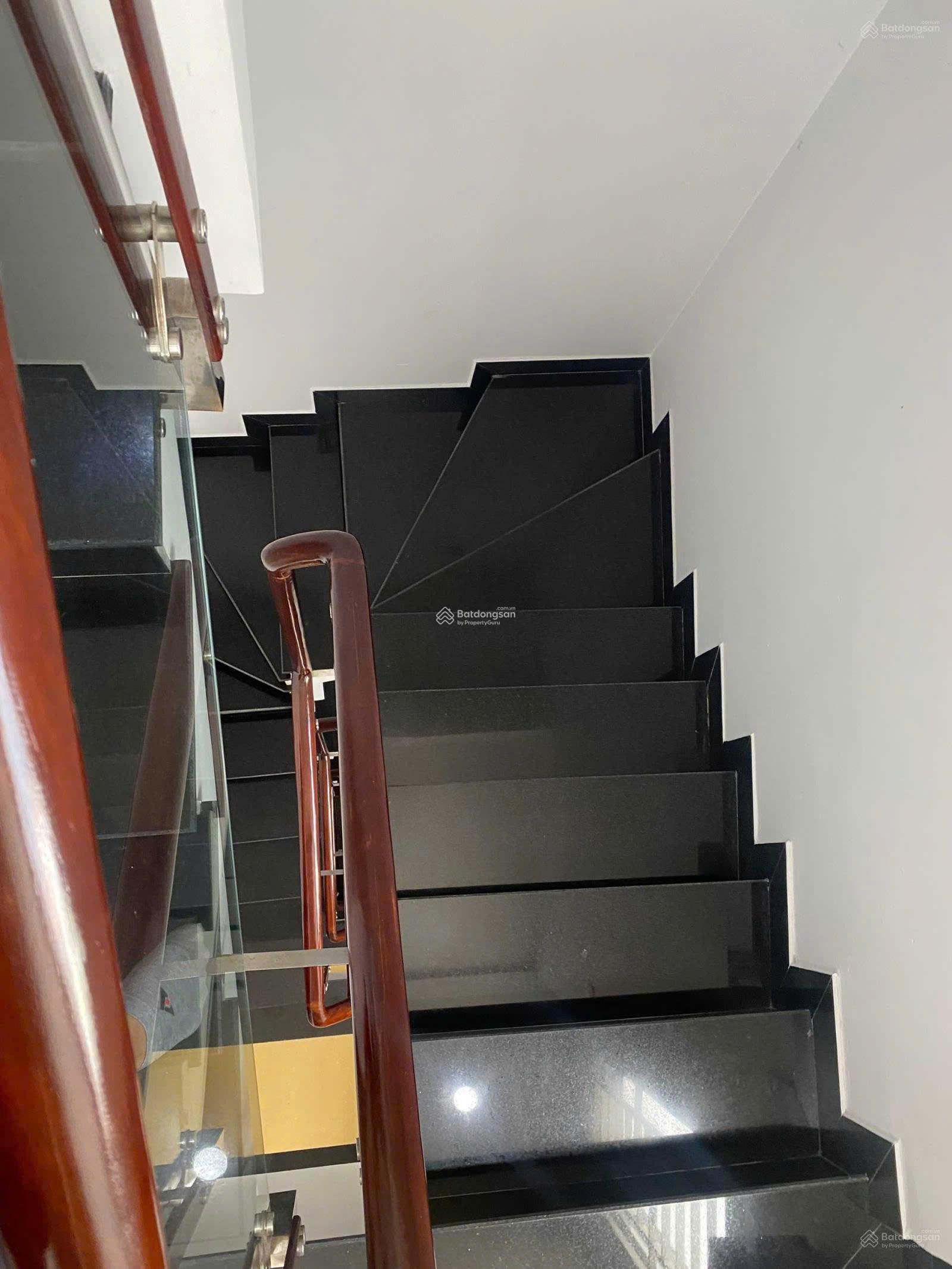 Bán nhà MẶT TIỀN đường Sư Vạn Hạnh quận 10 với diện tích 55m2 với giá chỉ 19 tỷ