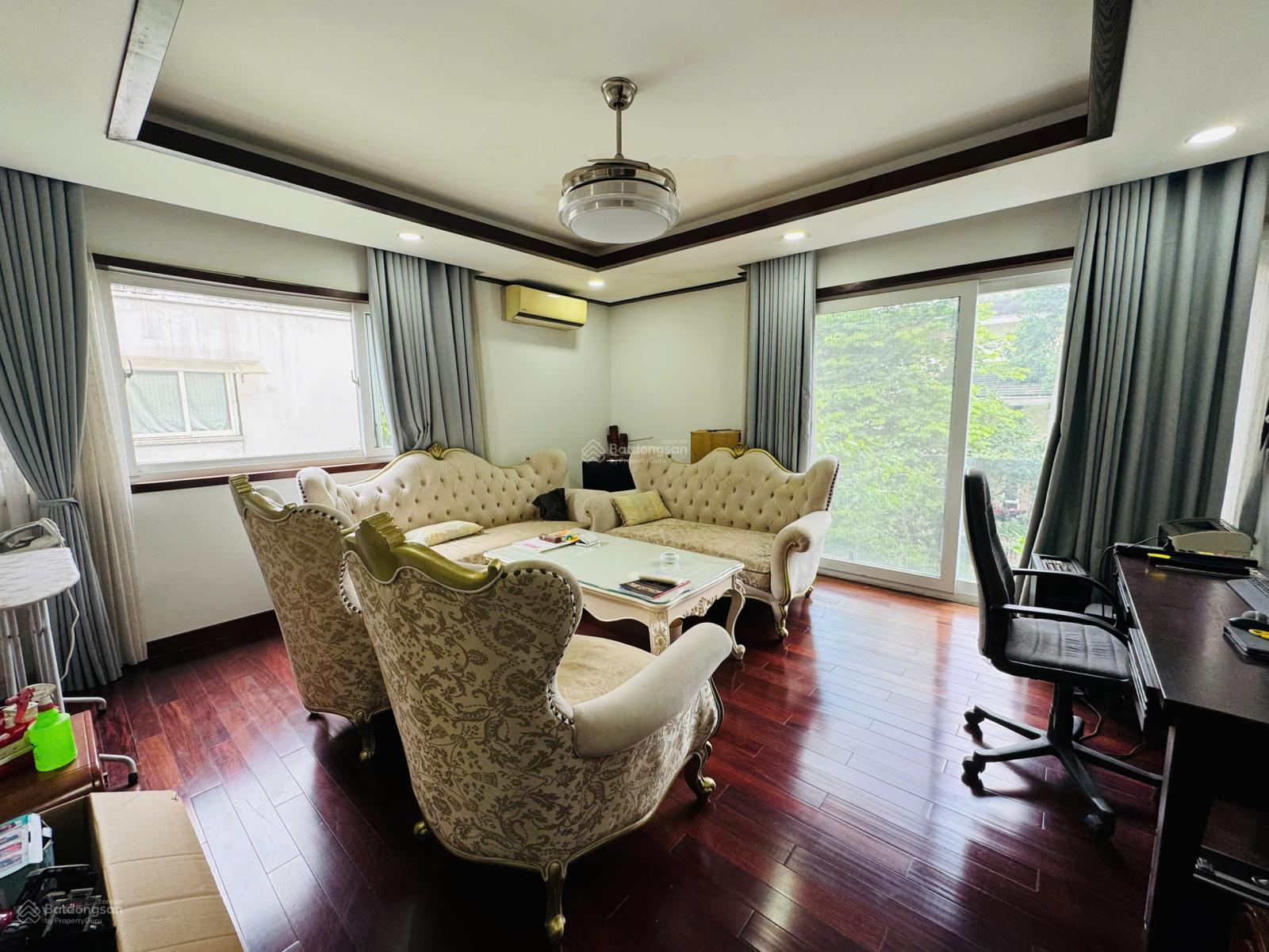 Bán nhanh biệt thự đơn lập Vườn Tùng tại Khu đô thị Ecopark, giá ưu đãi 53,5 tỷ.