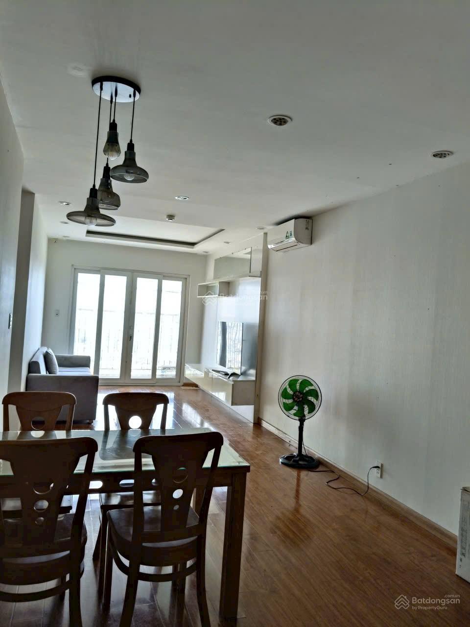 Căn 55m2, mới sơn sửa, ngay mặt tiền Phạm Văn Chiêu!