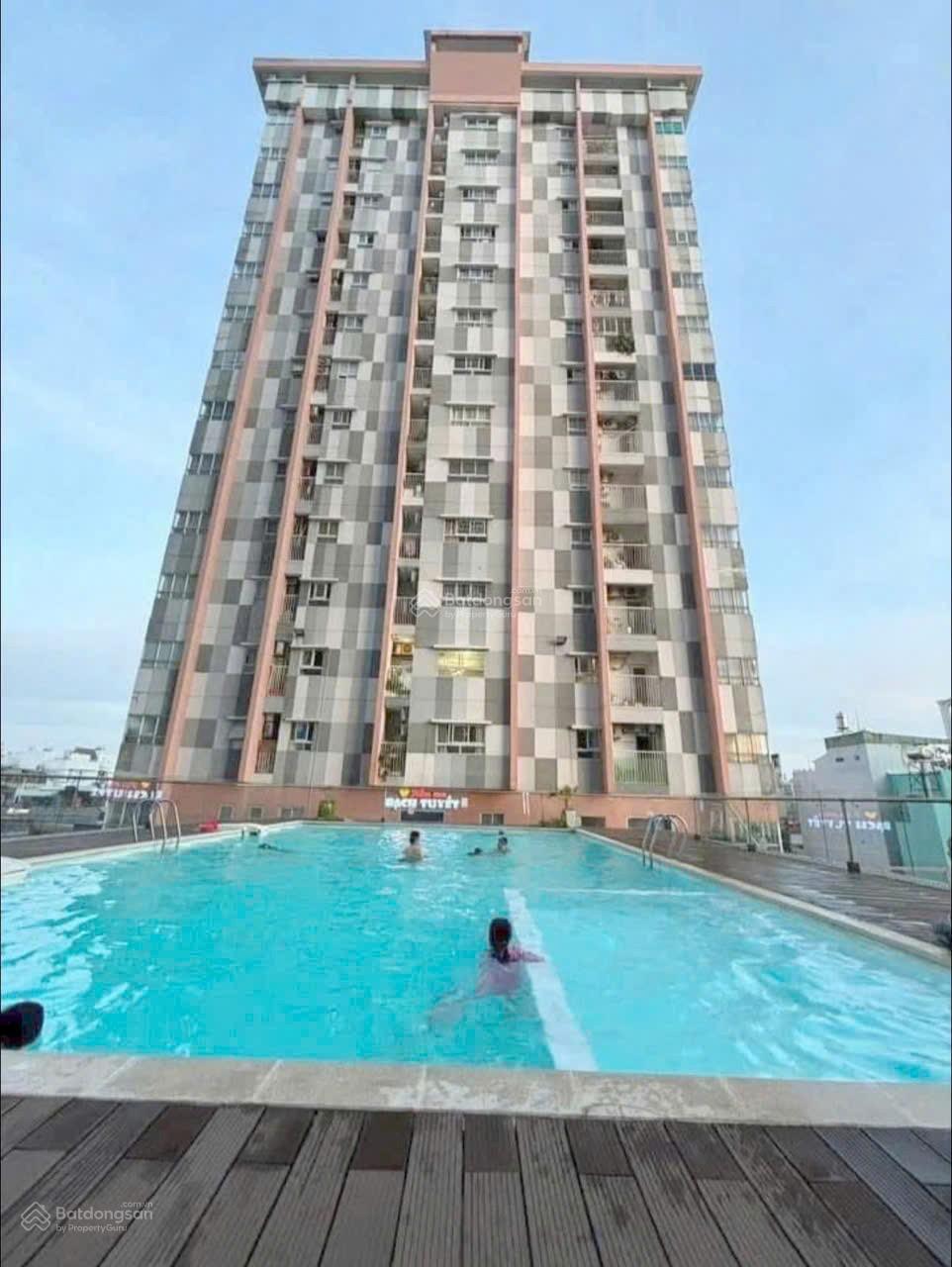 Căn 55m2, mới sơn sửa, ngay mặt tiền Phạm Văn Chiêu!