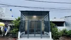 NHÀ MẶT TIỀN KHU THU NHẬP THẤP GIÁ BẰNG NHÀ HẺM