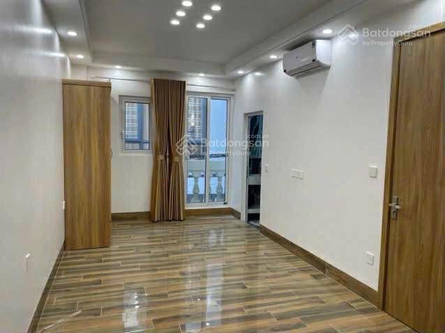 Bán nhà Mai Dịch Cầu Giấy, mặt ngõ rộng 8m, ô tô tránh, kinh doanh mạnh, 65m2, 5 tầng, 20 tỷ