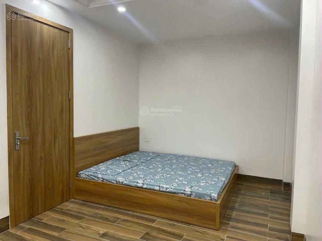 Bán nhà Mai Dịch Cầu Giấy, mặt ngõ rộng 8m, ô tô tránh, kinh doanh mạnh, 65m2, 5 tầng, 20 tỷ