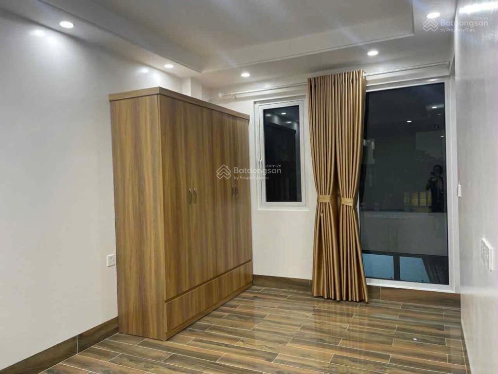 Bán nhà Mai Dịch Cầu Giấy, mặt ngõ rộng 8m, ô tô tránh, kinh doanh mạnh, 65m2, 5 tầng, 20 tỷ