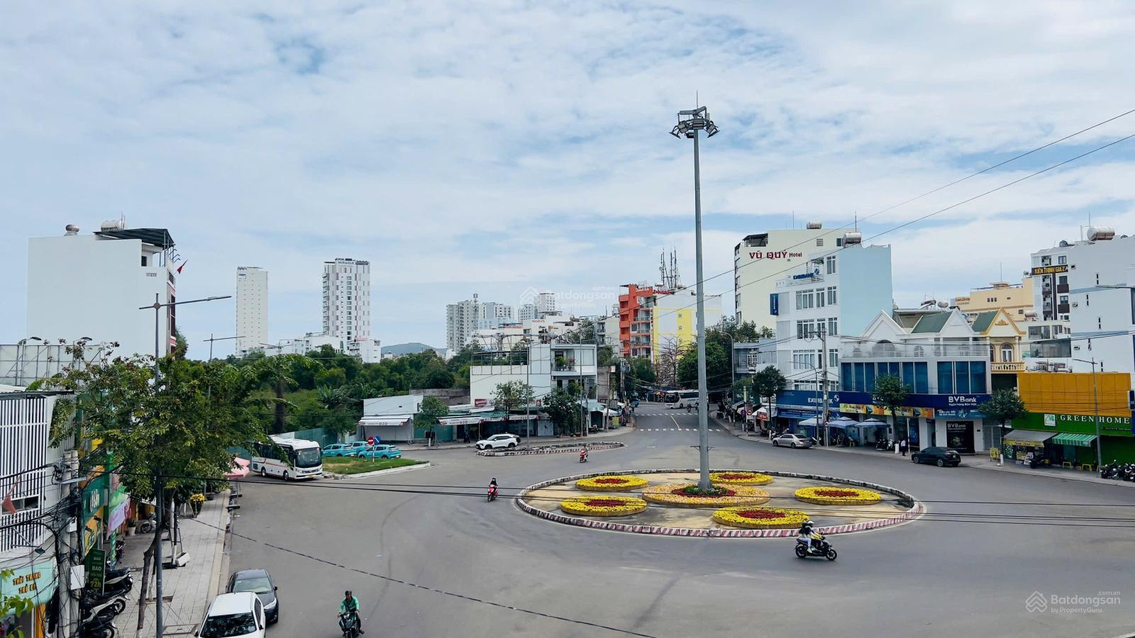 GIẢM 300 TRIỆU BÁN NHANH NHÀ 3 TẦNG GÓC 2 MẶT TIỀN ĐƯỜNG KINH DOANH