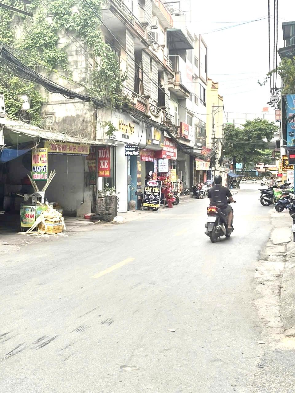 Bán siêu phẩm nhà phố sát mặt đường Phạm Văn Đồng - 6 tầng thang máy - MT 5,8m - chỉ 8, x tỷ Bán siêu phẩm nhà phố sát mặt đường Phạm Văn Đồng - 6 tầng thang máy - MT 5,8m - chỉ 8, x tỷ