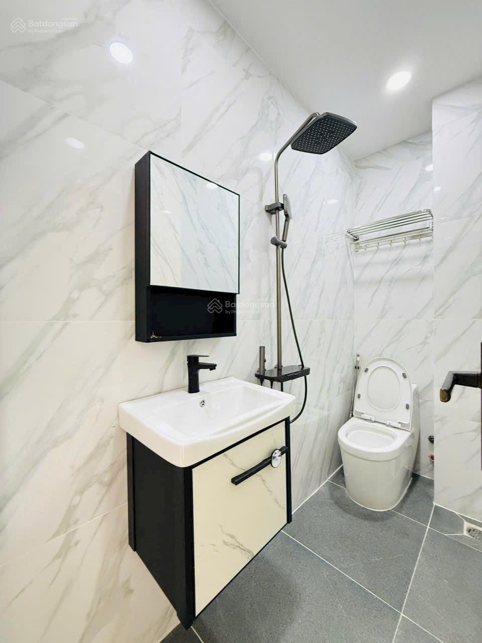 Nhà ngộp 2tỷ890 68m2, 4PN, 5WC, tại Điện Biên Phủ Bình Thạnh Nhà ngộp 2tỷ890 68m2, 4PN, 5WC, tại Điện Biên Phủ Bình Thạnh