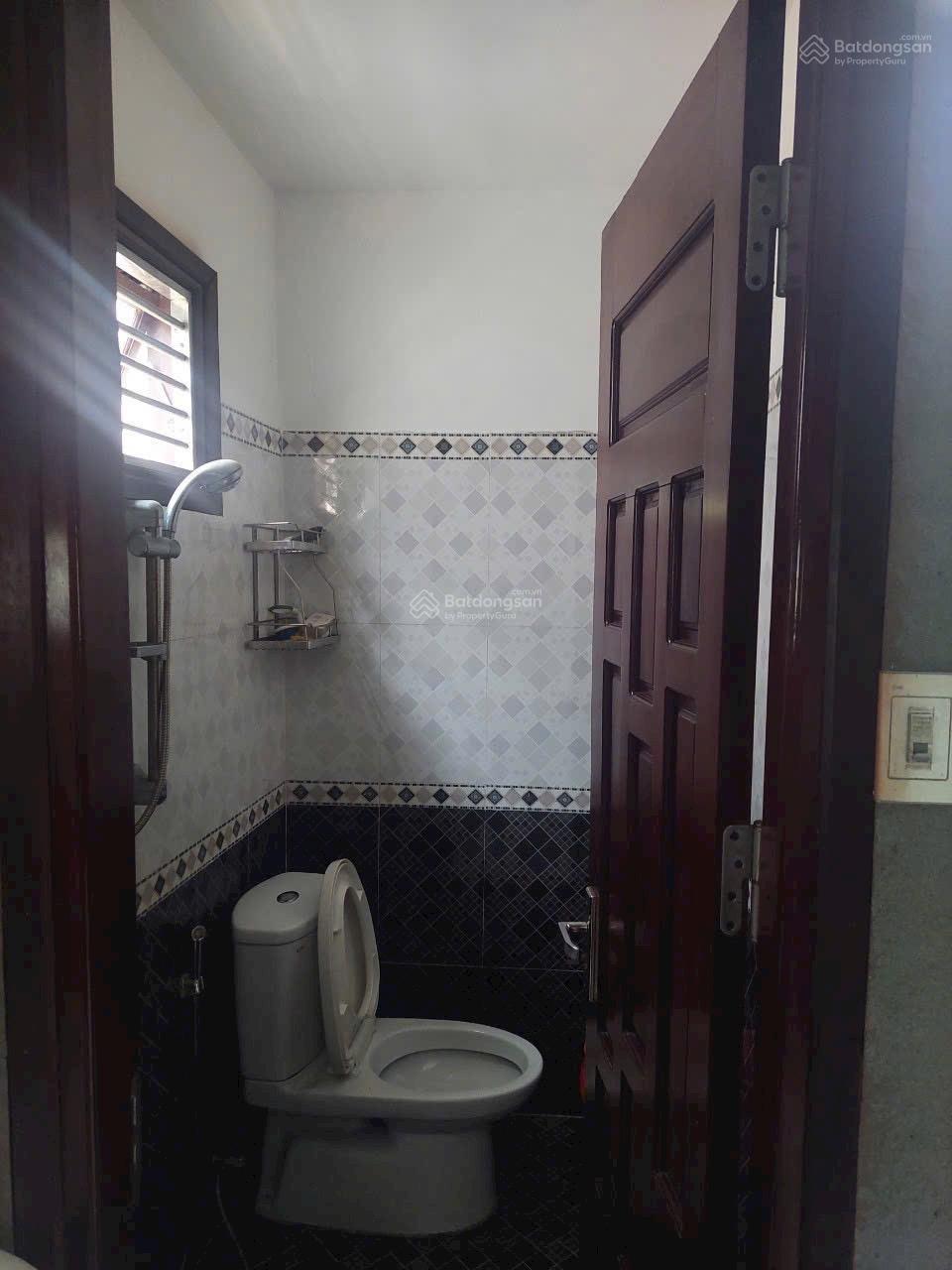 Cần bán gấp căn nhà 4 tầng mặt tiền đường Lý Nhân Tông thuộc phường Hoà Cường Bắc quận Hải Châu Cần bán gấp căn nhà 4 tầng mặt tiền đường Lý Nhân Tông thuộc phường Hoà Cường Bắc quận Hải Châu