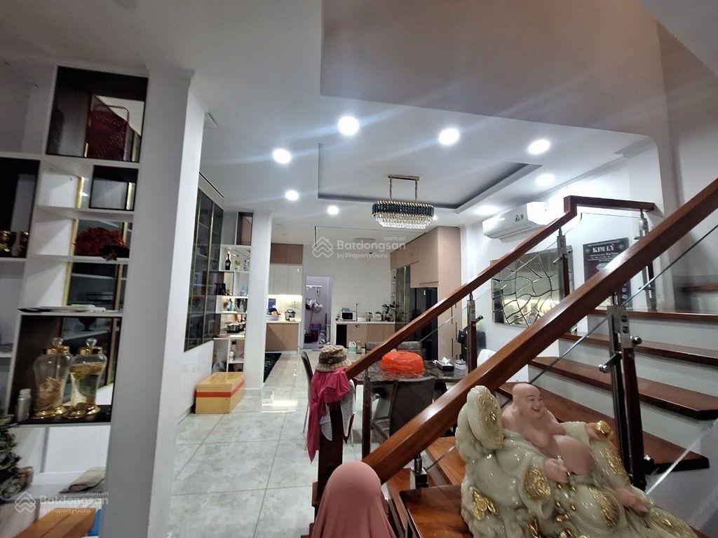 MTKD đường 8m; nhà 3tầng trệt 2 lầu 90m2(5x18) ngay Tự Do; Hiệp Phú Thủ Đức; 4PN; 4WC *9,2 tỷ
