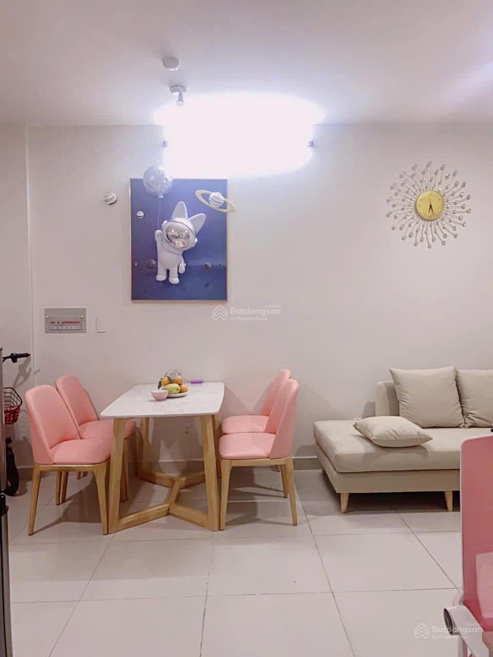 Cho thuê căn hộ Tô Ký Tower Q12, căn góc 65m2, 2PN-2WC, có ban công, full nội thất, giá 8tr5