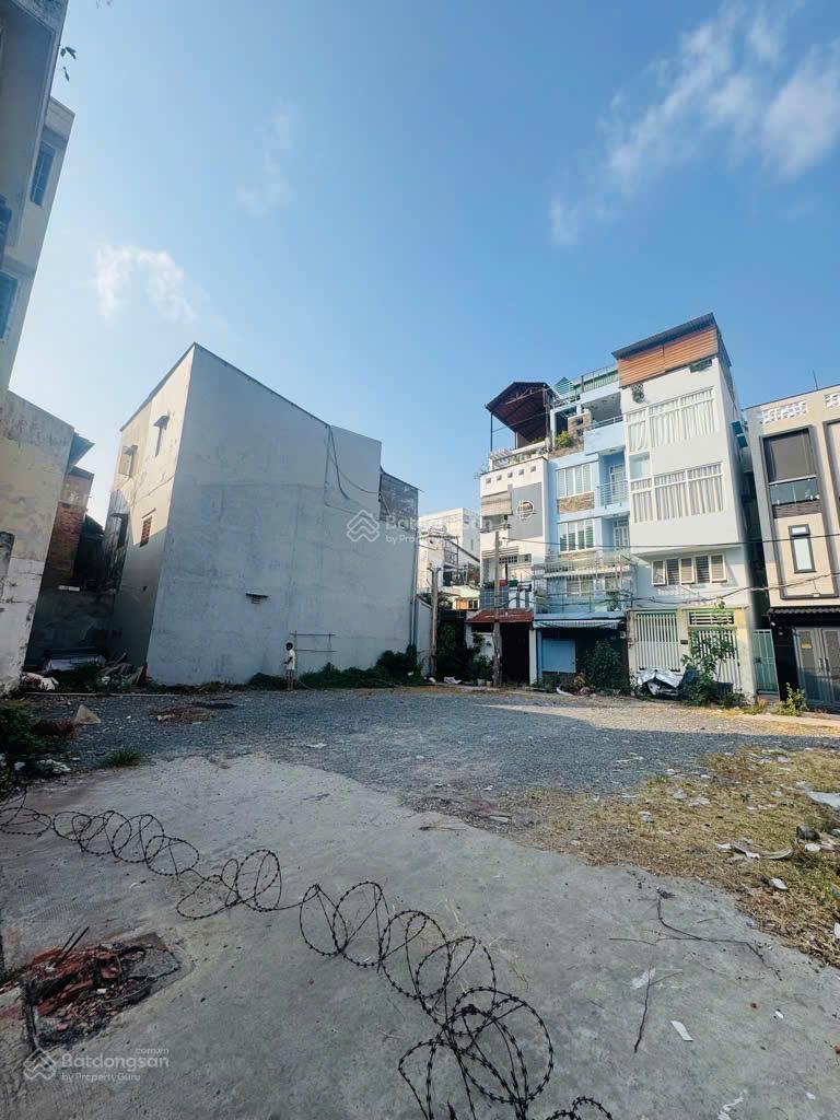 Bán Gấp nhà nát 240m² (Dt 15x17m2), Đã Tách Sẵn 5 Lô  Hẻm 8m Bùi Thị Xuân, P.1, Tân Bình.