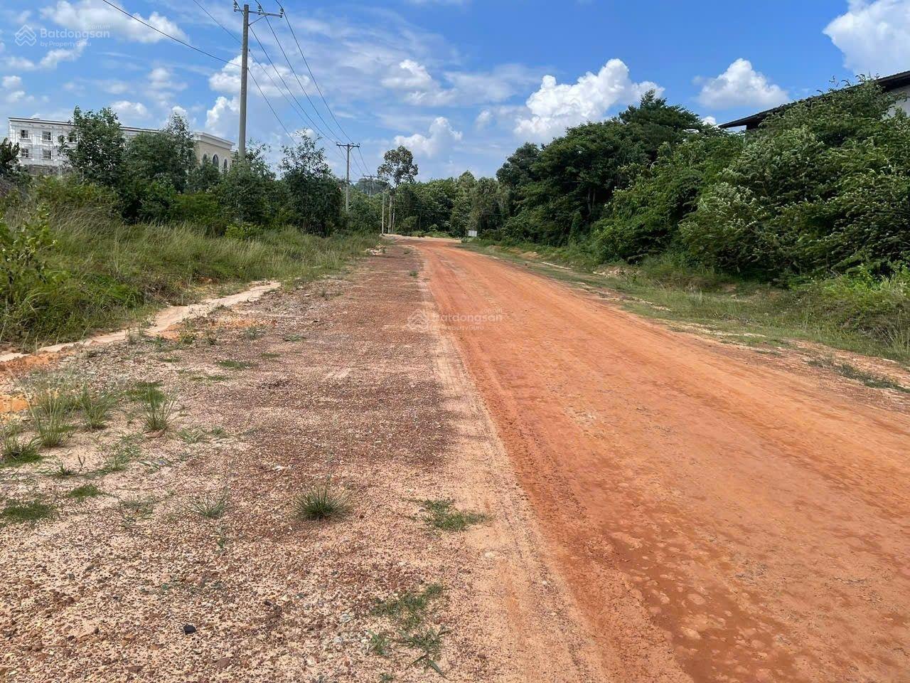 2000m2. Sổ riêng quy hoạch SKC. Thuộc cụm công nghiệp Biên Hòa. Đường xe Công. Gần các KCN lớn
