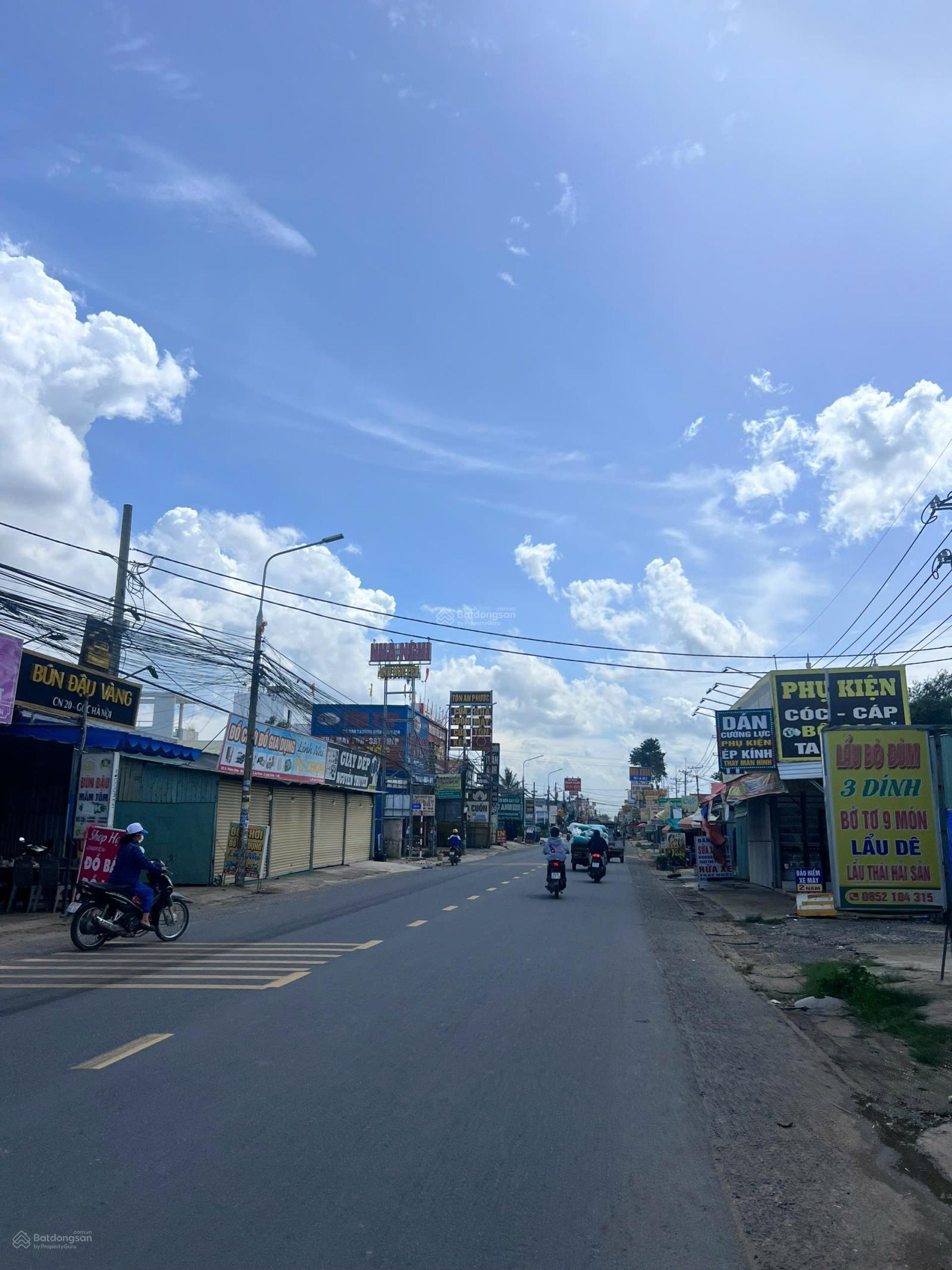 Bán lô đất nền đẹp tại KDC phố Hùng Hưng. 90m2. Ngang 5m MT đường 12m. Sổ hồng riêng