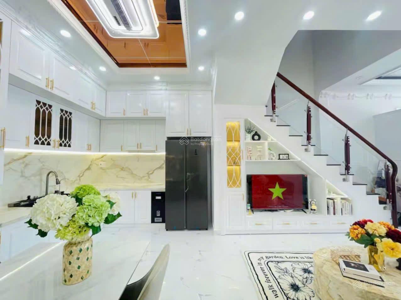 Bán căn nhà đường Đinh Tiên Hoàng/Q1 . DT 63,5m2( 4,5m x 14m) Giá 5.290 tỷ gần đài truyền Hình