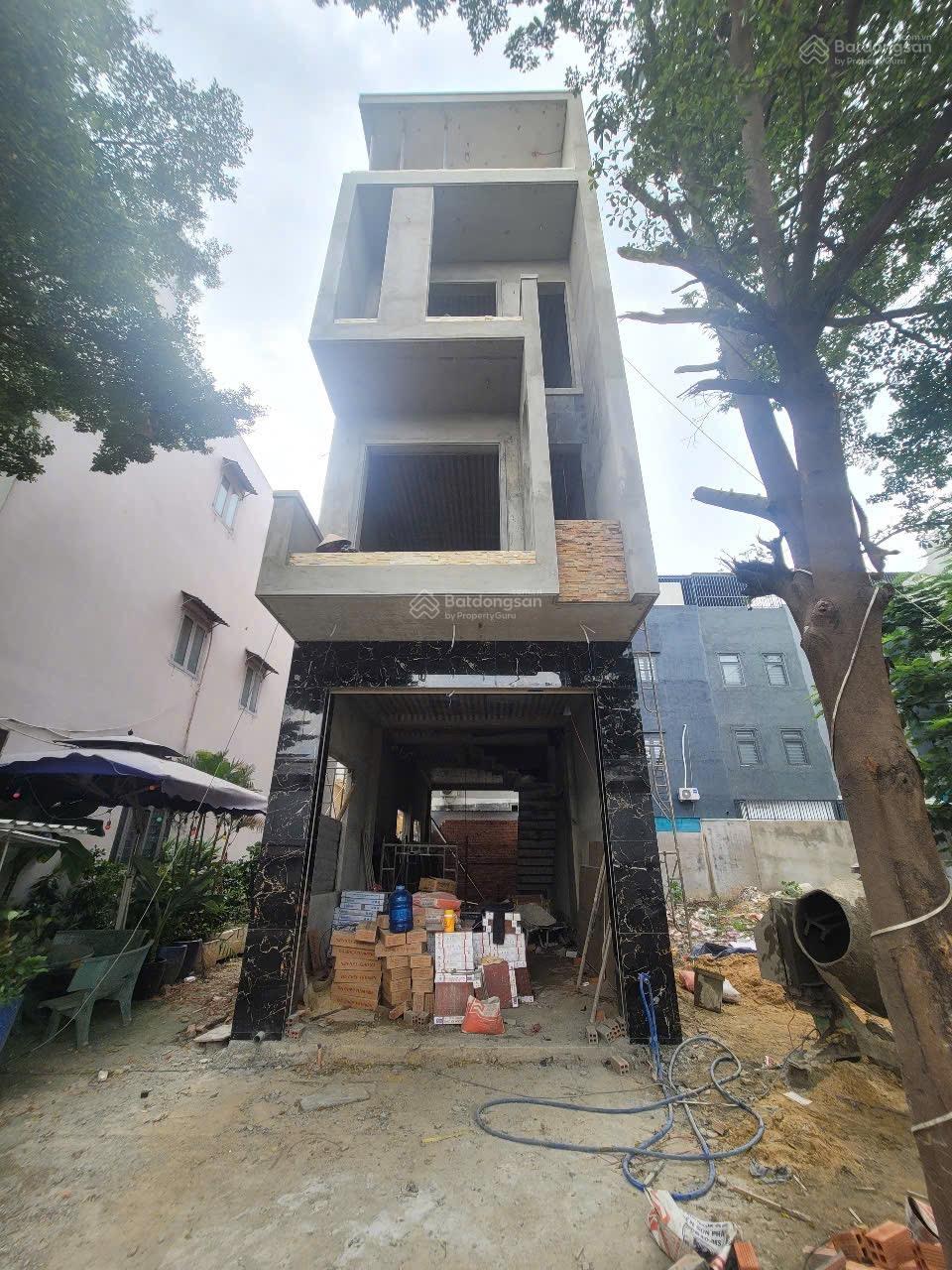 Nhà 2 lầu đang hoàn thiện giá cực tốt tại Thuận An
