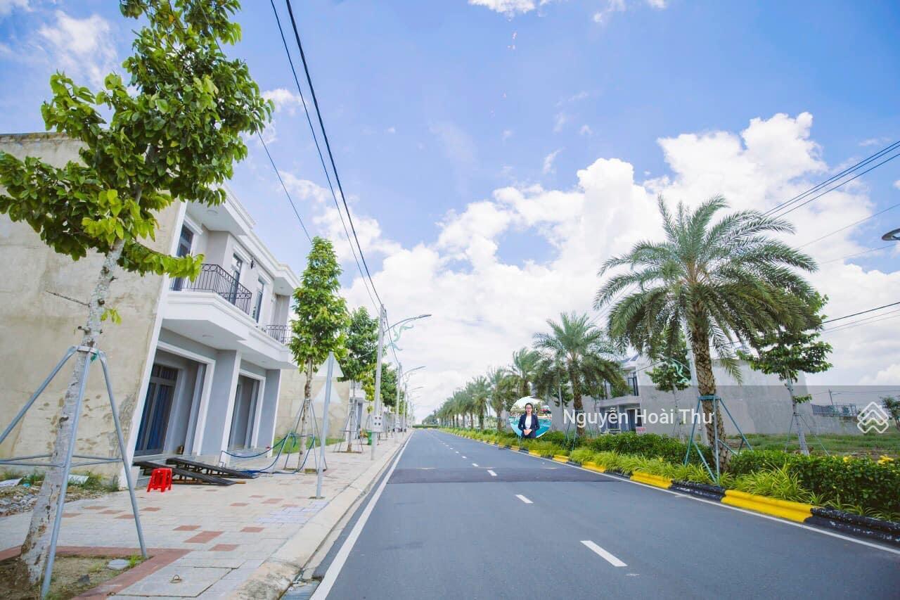 Bán Nhanh Lô Đất 100m2 Ngay Đầu Cổng Chào. Đối Diện Khách Sạn. Sổ Hồng Công Chứng Ngay