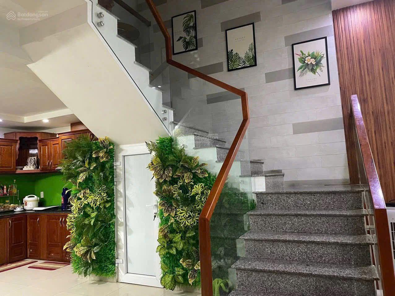 Bán nhà mặt phố Phần Lăng, 5,9 tỷ, 85m2, 3PN, 3WC, đẹp xuất sắc