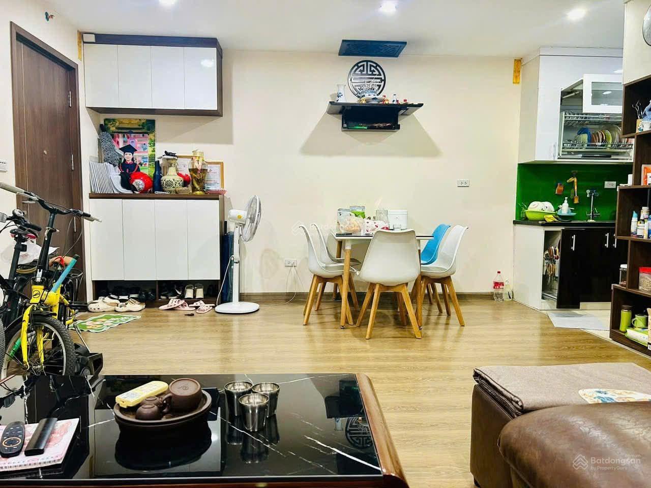 Bán CHCC Osaka 2PN, 56m2 full nội thất 3ty6, SĐCC, 48 Ngọc Hồi, Hoàng Mai, LH: Bán CHCC Osaka 2PN, 56m2 full nội thất 3ty6, SĐCC, 48 Ngọc Hồi, Hoàng Mai, LH: